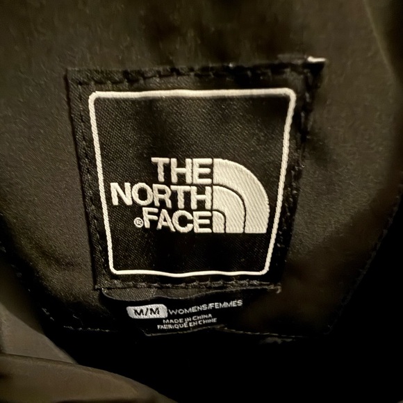 North Face Coat - size M - parka length shell with detachable puffer lining - Picture 7 of 7